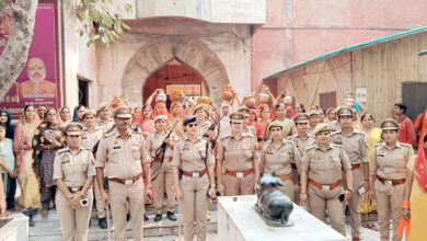 Photo of महिला पुलिस टीम ने डासना देवी मंदिर तक कलश यात्रा सकुशल संपन्न कराई