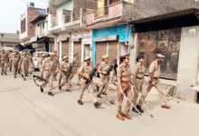 Photo of डासना क्षेत्र में महिला सुरक्षा एवं महिला सशक्तिकरण हेतु पुलिस ने की मय शस्त्र फुट पेट्रोलिंग