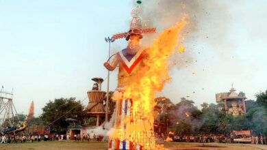 Photo of जलते पुतले, बढ़ते रावण: दशहरे का बदलता अर्थ