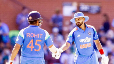 Photo of रोहित व अय्यर के अर्द्धशतकों से भारत ने बनाए 9 पर 264