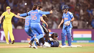 Photo of ऑस्ट्रेलिया को हराकर वर्ल्ड कप 2025 के फ़ाइनल में पहुँची भारतीय महिला टीम! जय हो भारतीय नारी शक्ति!