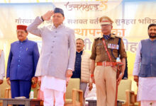 Photo of गैरसैंण (भराड़ीसैंण) में आयोजित कार्यक्रम में मुख्यमंत्री ने राज्य आंदोलन के शहीदों को श्रद्धांजलि अर्पित की