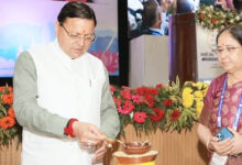 Photo of प्रवासी भाई-बहनों के अनुभव और दृष्टिकोण हमारी नीतियों को और अधिक जनकेंद्रित बनाते हैं : धामी