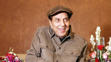 Photo of ही-मैन धर्मेंद्र को श्रद्धांजलि: सदियों तक याद रहने वाला बॉलीवुड का अमर सितारा