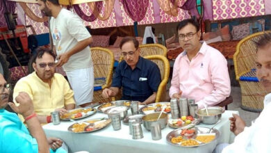 Photo of कार्तिक मेला: गढ़ बूढ़ी गंगा मां घाट सेक्टर-3 स्थित ढिंडार गांव के प्रधान दिनेश चौधरी के डेरे पर हुआ श्रद्धा और सहभोज का संगम