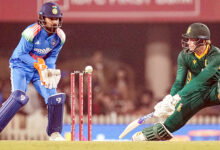 Photo of विराट के 52 वें वन डे अंतर्राष्ट्रीय शतक व कुलदीप के गेंद से ‘चौके’ से भारत ने द अफ्रीका से पहला वन डे जीता