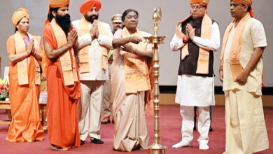 Photo of शिक्षा का उद्देश्य केवल ज्ञान-प्राप्ति नहीं है, बल्कि सदाचार, तपस्या, सरलता और कर्तव्यनिष्ठा जैसे जीवन-मूल्यों को आत्मसात करना भी है : द्रोपदी मुर्मु