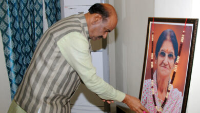 Photo of विधानसभा स्पीकर वासुदेव देवनानी की पत्‍नी के निधन पर लोकसभाध्य्क्ष ओम बिरला ने संवेदना व्यक्त की