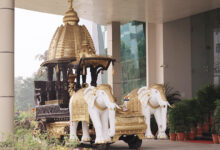 Photo of स्वर्ण रथ पर सवार होंगे चक्रवर्ती भरत, हेलिकॉप्टर से होगी पुष्पों-रत्नों की वर्षा