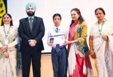 Photo of एन.सी. जिंदल पब्लिक स्कूल, पंजाबी बाग के मुकुंद गोयल एवं अन्य छात्र स्कॉलर बैच से सम्मानित