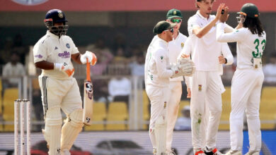 Photo of येनसन के गेंद से ‘छक्के’ से द.अफ्रीका ने भारत की पहली पारी 201 पर समेटी