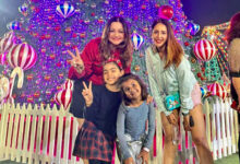 Photo of माँ-बेटियों के प्यार में सजा चाहत खन्ना का क्रिसमस