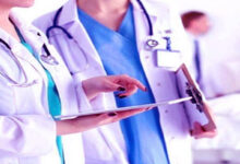 Photo of मेडिकल छात्रों को डॉक्टर के रूप में अपनी पहचान बनाने में सहायता करें