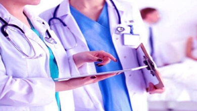 Photo of मेडिकल छात्रों को डॉक्टर के रूप में अपनी पहचान बनाने में सहायता करें
