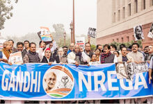 Photo of पूरी दुनिया गांधी की कायल, पर हम नाम मिटाने में मशगूल