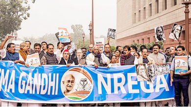 Photo of पूरी दुनिया गांधी की कायल, पर हम नाम मिटाने में मशगूल