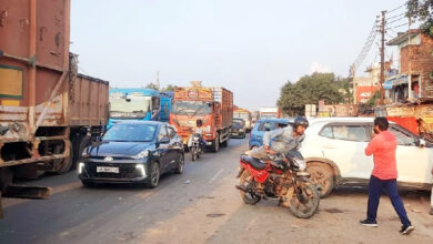 Photo of सड़क हादसों की बढ़ती वजह: अवैध पार्किंग और हाईवे किनारे ढाबे