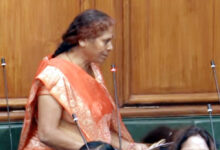 Photo of लोकतंत्र में बन्दों को गिना करते हैं ‘तौला’ नहीं करते