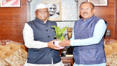 Photo of राज्यपाल श्री हरिभाऊ बागडे से विधानसभाध्यक्ष श्री वासुदेव देवनानी ने की शिष्टाचार भेंट