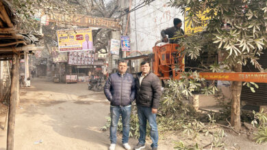 Photo of कचहरी परिसर में सुरक्षा, स्वच्छता के मद्देनजर ‘बार एसोसिएशन’ ने पेड़ों की छटाई करवाई व लाइट लगवाई