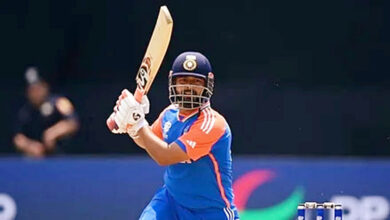 Photo of दिल्ली इशांत की घातक गेंदबाजी और नीतिश राणा के अर्द्धशतक से हरियाणा को हरा ग्रुप डी में शीर्ष पर