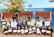 Photo of गणतंत्र दिवस के उपलक्ष में चित्रकार की गाहलियां पाठशाला के छात्रों ने