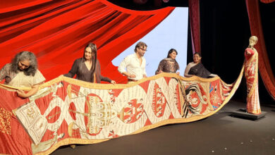 Photo of वैवाहिक बलात्कार के खिलाफ दुनिया की सबसे लंबी ‘इन्फिनिट साड़ी’