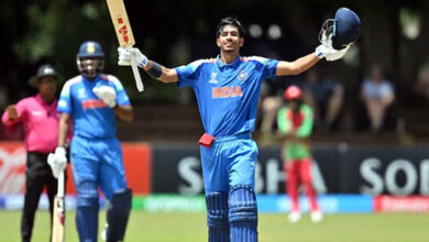 Photo of विहान मल्होत्रा के शतक ,वैभव व अभिज्ञान के अर्द्धशतकों से भारत अंडर 19 ने बनाए 352 रन