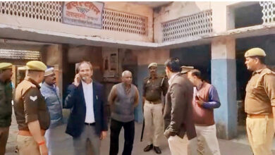 Photo of डीएम ने किया सीएचसी सासनी का औचक निरीक्षण