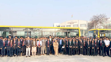 Photo of एआई के शिखर सम्मेलन में शिरकत करने टीएमयू के 109 छात्रों का दल दिल्ली रवाना