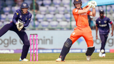 Photo of बास डी लीड के हरफनमौला खेल ने दिलाई नीदरलैंड को पहली जीत