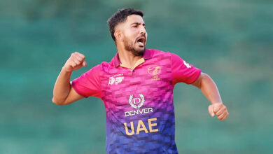 Photo of जुनैद सिद्दिकी के गेंद से ‘पंजे’ से यूएई ने कनाडा को पांच विकेट से हरा कर पहली जीत दर्ज की