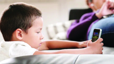 Photo of मोबाइल, नशा और तनाव – बचपन पर तीन वार