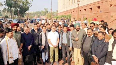 Photo of संसद के मकर द्वार पर गुस्से का विस्फोट और राजनीति की मर्यादा पर उठते सवाल