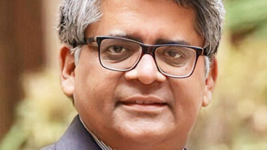 Photo of गीतम (GITAM) में प्रसिद्ध अर्थशास्त्री रथिन रॉय ‘ह्यूमैनिटीज़ एंड सोशल साइंसेस’ (मानविकी और सामाजिक विज्ञान) विभाग के प्रमुख नियुक्त