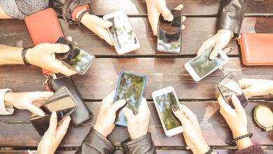 Photo of डिजिटलीकरण की रफ्तार और ‘डिजिटल जहर’ का खतरा