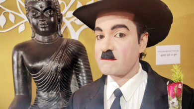 Photo of चार्ली चैपलिन द्वितीय की अपील युद्ध ख़त्म करो शांति के मार्ग पर चलो