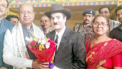 Photo of बिहार के कला,संस्कृति एवं युवा विभाग के मंत्री ने चार्ली चैप्लिन द्वितीय राजन कुमार को किया सम्मानित