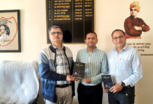 Photo of अटल बिहारी वाजपेयी राजकीय महाविद्यालय तकीपुर के छात्र पढ़ेंगे डॉ.राजीव डोगरा द्वारा लिखी पुस्तक ‘अनकहे जज्बात’