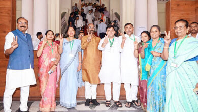 Photo of राज्यसभा चुनाव: खुलेआम क्रॉस-वोटिंग कैसे कर पाते हैं विधायक