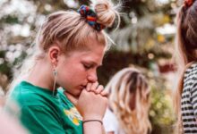 Photo of म्यूट मोड पर किशोर मन: स्क्रीन के पीछे का अनसुना शोर