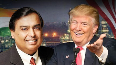 Photo of ‘तीन सौ बिलियन डॉलर’ रिफ़ायनरी डील का विरोधाभास : ट्रम्प और मुकेश अम्बानी का मास्टरस्ट्रोक भारत के हितों के कितने अनुकूल ?