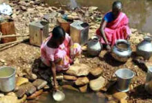 Photo of जल और लिंग : असमानता के बीच जीवन की जंग