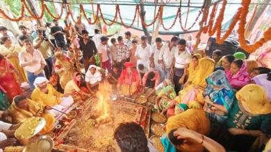 Photo of माँ पीताम्बरा बगलामुखी का महायज्ञ कल्पवृक्ष के समान है : श्रीमहन्त यति रणसिंहानन्द गिरी महाराज