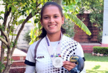 Photo of बेहद प्रेरक है नौशीन नाज का सिवनी में सब्जी बेचने से अंडर 18 महिला राष्ट्रीय हॉकी शिविर तक का सफर