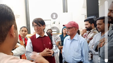 Photo of सड़क निर्माण की मांग को लेकर प्रदर्शन किया