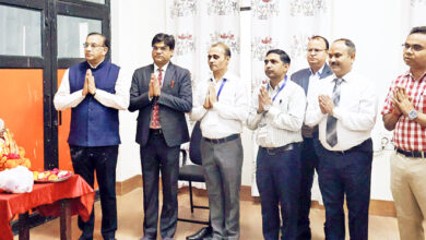 Photo of ऊर्जा संचरण को सुपरकंडक्टर की दरकारः प्रो. प्रकाश चौहान