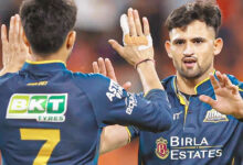 Photo of नवोदित अशोक शर्मा की गेंदबाजी से कप्तान गिल और सहायक कोच पार्थिव खासे प्रभावित