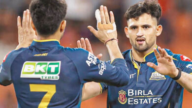 Photo of नवोदित अशोक शर्मा की गेंदबाजी से कप्तान गिल और सहायक कोच पार्थिव खासे प्रभावित