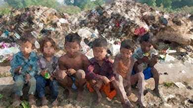 Photo of सडकों पर ठहरी हुई ज़िंदगी: क्या हम इन मासूम बच्चों का बचपन देख पा रहे हैं?
